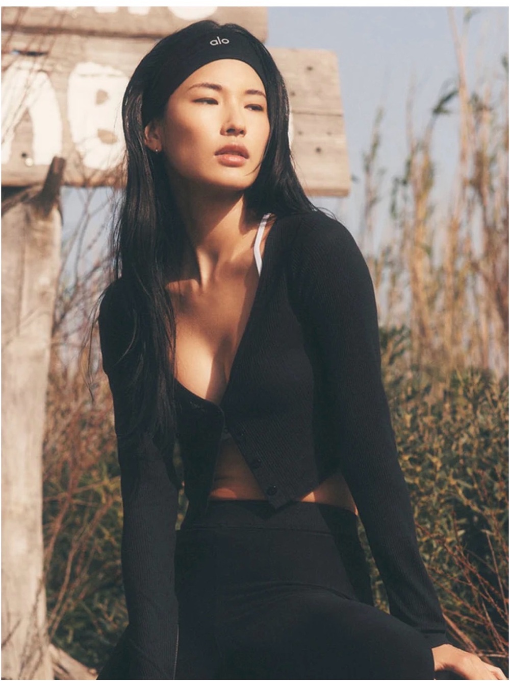 ALO Yoga Black Button-Front Long Sleeve Crop Top